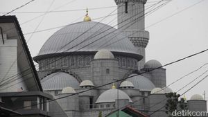Kembaran Masjid Biru Istanbul Ini Berdiri Kokoh di Pejaten