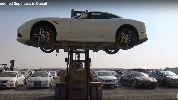 Kuburan Mobil Mewah di Qatar