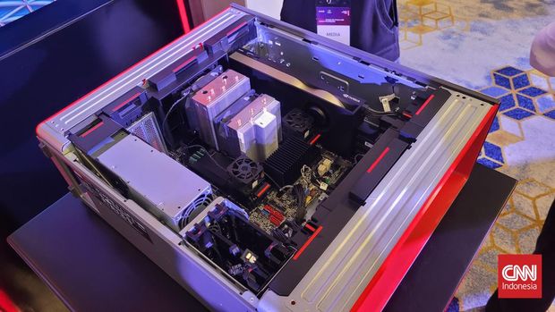 Lenovo meluncurkan produk terbaru Lenovo ThinkStation P8 di Indonesia pada Rabu (27/3). Laptop multifungsi ini menghadirkan kegunaan yang beragam untuk berbagai profesi, mulai dari arsitek, pengembang teknologi kecerdasan buatan (AI), hingga sejumlah pekerjaan lain yang membutuhkan komputasi kelas atas.