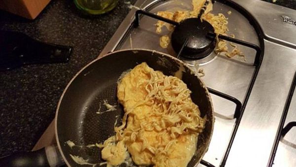 Kacau! 10 Netizen Adu Kekacauan Makanan di Dapurnya