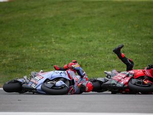 Cerita Dokter MotoGP Dibuat Nangis saat Tangani Pebalap Cedera Cerita Dokter MotoGP Dibuat Nangis saat Tangani Pebalap Cedera