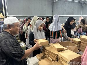 Masjid Al-Madani Jadi Spot Favorit Mahasiswa Surabaya Timur Berbuka Puasa