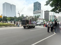 Satu Kelompok Pendemo Bubarkan Diri dari Patung Kuda Jakpus Usai Ricuh