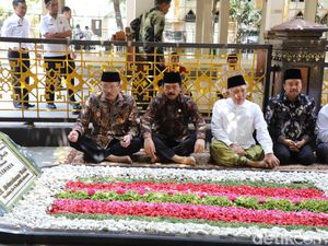 Menko Polhukam Safari Ramadan ke Ponpes Tebuireng Jombang