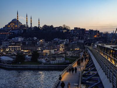 Ngabuburit Menikmati Keindahan Kota Istanbul Turki