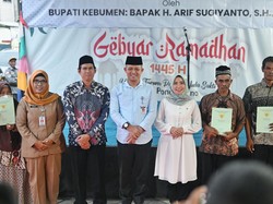 Bupati Kebumen Serahkan 101 Sertifikat Tanah ke Warga Desa Poncowarno