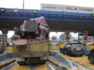 Truk Ugal-ugalan Biang Kerok Kecelakaan di Tol Halim, Kemenhub Buka Suara Truk Ugal-ugalan Biang Kerok Kecelakaan di Tol Halim, Kemenhub Buka Suara