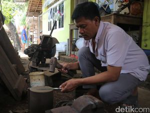 Menengok Desa Pandai Besi di Jekulo Kudus, Eksis Rambah Pasar Online Menengok Desa Pandai Besi di Jekulo Kudus, Eksis Rambah Pasar Online