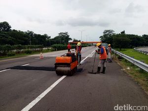 Perbaikan Jalan di Tol Cipali Dikebut untuk Sambut Pemudik Perbaikan Jalan di Tol Cipali Dikebut untuk Sambut Pemudik