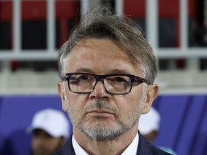 Mimpi Buruk Vietnam Bernama Philippe Troussier Mimpi Buruk Vietnam Bernama Philippe Troussier