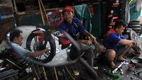 Potret Sibuknya Jasa Servis Motor Jelang Lebaran