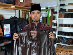 Dari Garasi Rumah, Asep Buat dan Pasarkan Jaket Kulit Garut ke Jepang