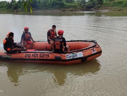 4 Hari Hilang, Bocah Tenggelam di Sungai Cisimeut Ditemukan Tewas