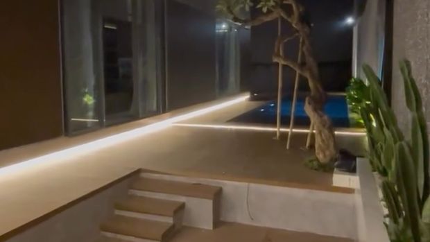 Rumah Mona Ratuliu dan Indra Brasco