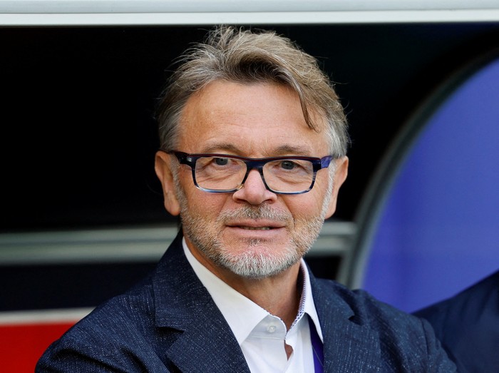 FILE PHOTO: Soccer Football - AFC Asian Cup - Group D - Japan v Vietnam - Al Thumama Stadium, Doha, Qatar - January 14, 2024 Vietnam coach Philippe Troussier REUTERS/Thaier Al-Sudani/File Photo