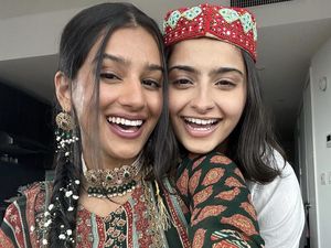 Foto: Pasangan Influencer Lesbian yang Kontroversial Batal Menikah Foto: Pasangan Influencer Lesbian yang Kontroversial Batal Menikah