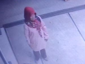 Wanita Kerudung Merah Maling HP di Masjid Kulon Progo, Korban Anak TPA Wanita Kerudung Merah Maling HP di Masjid Kulon Progo, Korban Anak TPA