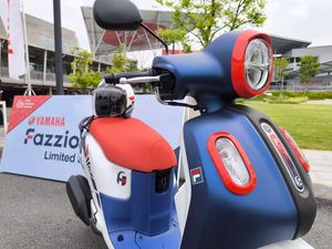 Manisnya Yamaha Fazzio Kolaborasi Fila, Hati-hati Terpikat! Manisnya Yamaha Fazzio Kolaborasi Fila, Hati-hati Terpikat!