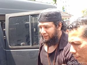 Alasan Ammar Zoni Panjangkan Jenggot Selama Ditahan Alasan Ammar Zoni Panjangkan Jenggot Selama Ditahan