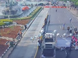 Ada Demo di Patung Kuda, Lalin Jl Medan Merdeka Barat Ditutup
