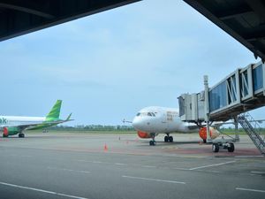 Sempat Ditutup gegara Erupsi Marapi, Bandara Minangkabau Dibuka Lagi Sempat Ditutup gegara Erupsi Marapi, Bandara Minangkabau Dibuka Lagi
