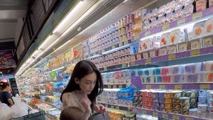 Celine Evangelista Rajin Belanja hingga Hangout Bersama Teman Artis