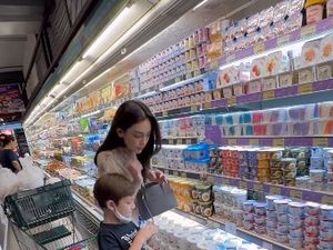 Celine Evangelista Rajin Belanja hingga Hangout Bersama Teman Artis