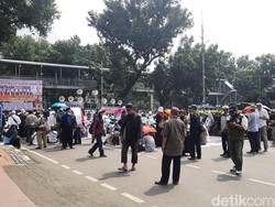 Massa Aksi Soal Gugatan Sengketa Pilpres Kembali Demo di Patung Kuda