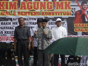 Potret Fachrul Razi-Din Syamsuddin Ikut Demo Sengketa Pilpres di Patung Kuda Potret Fachrul Razi-Din Syamsuddin Ikut Demo Sengketa Pilpres di Patung Kuda