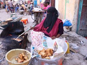 Potret Pasar Ramadan di Jalanan Somalia Potret Pasar Ramadan di Jalanan Somalia