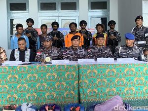 TNI AL Tangkap 4 WNA Asal Papua Nugini Bawa Ganja-BBM Ilegal di Jayapura TNI AL Tangkap 4 WNA Asal Papua Nugini Bawa Ganja-BBM Ilegal di Jayapura