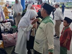 Suasana Haru Sambut Kepulangan Santri ke Bali Jelang Lebaran