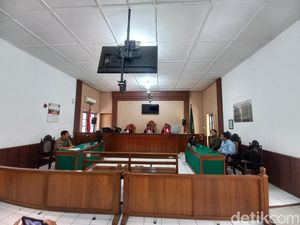 Sengketa Wanprestasi Vs Gibran, 2 Saksi Almas Mundur