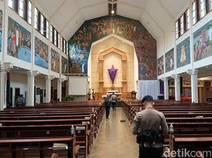 Brimob Polda DIY Kerahkan Robot Cek 31 Gereja Jelang Misa Paskah Brimob Polda DIY Kerahkan Robot Cek 31 Gereja Jelang Misa Paskah