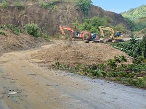 2 Dusun di Mateng Tertimbun Longsor, Akses Jalan Lumpuh-Warga Terisolir