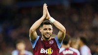 7. Aston Villa – Alex Moreno (penampilannya berbuah 1.83 poin per pertandingan). Foto: REUTERS/Hannah McKay