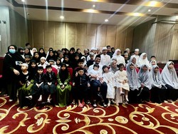 Eks Bupati Sinjai Andi Seto Buka Puasa Bareng 100 Anak Yatim