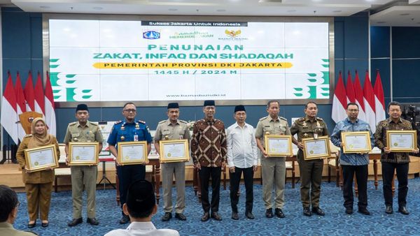 Bank DKI Terima Penghargaan Mitra Strategis 2023 Baznas Jakarta
