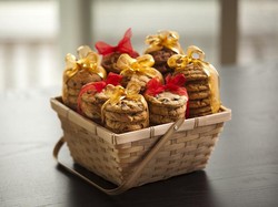 Begini Hukum Kirim Hampers Kue dengan Niat Tertentu dalam Islam