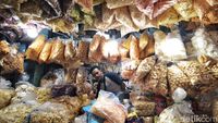 Beburu Jajanan Lebaran di Pasar DTC Wonokromo
