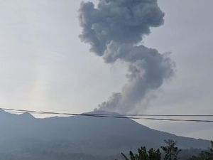 Gunung Marapi Kembali Erupsi Pagi ini, Disertai Gemuruh Keras Gunung Marapi Kembali Erupsi Pagi ini, Disertai Gemuruh Keras