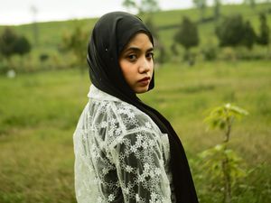 Hanin Dhiya Lebih Romantis di Lagu Baru Hanin Dhiya Lebih Romantis di Lagu Baru