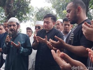 Duka Nassar Antar Kepergian Ayahanda Duka Nassar Antar Kepergian Ayahanda