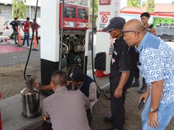 Polisi Kota Pasuruan Patroli SPBU, Antisipasi Kecurangan Saat Mudik Lebaran