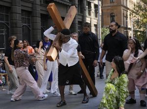 Apa yang Dilakukan saat Jumat Agung? Doa-Puasa untuk Merenungi Wafatnya Yesus Apa yang Dilakukan saat Jumat Agung? Doa-Puasa untuk Merenungi Wafatnya Yesus