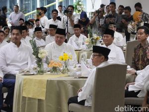 Dito Ariotedjo Jelaskan Alasan Gibran Beda Pakai Batik di Bukber Golkar