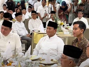 Prabowo-Gibran Hadiri Bukber Partai Golkar, Disambut Airlangga