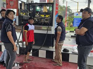 Sidak SPBU Kediri, Polisi Cek Dispenser hingga Tandon BBM Sidak SPBU Kediri, Polisi Cek Dispenser hingga Tandon BBM