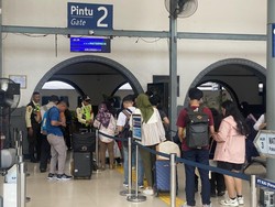 Long Weekend, Stasiun Pasar Senen Dipadati Pemudik Siang Ini