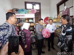 Gerai Produk UMKM Khas Tasikmalaya Siap Sambut Pemudik di Stasiun KA Gerai Produk UMKM Khas Tasikmalaya Siap Sambut Pemudik di Stasiun KA